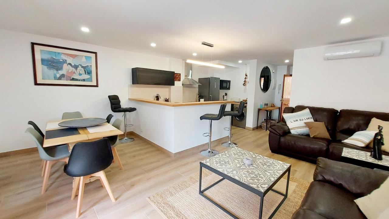 Sunny Duplex In Front Of Campello Apartment *