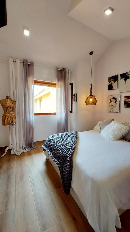 Sunny Duplex In Front Of Campello Apartment *